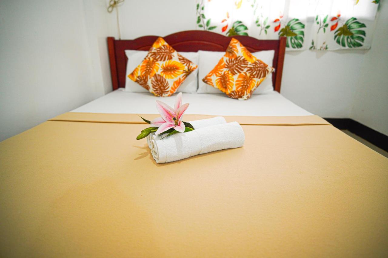 Amparo'S Tourist Inn - Coron Eksteriør bilde